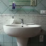 Lollo House - Romantic Apartment Near Termini, San Lorenzo Σπίτι διακοπών