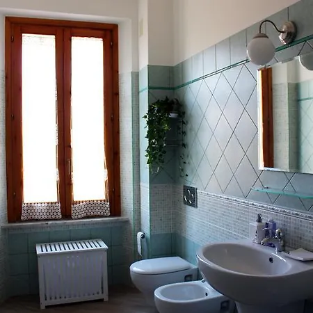 Сasa de vacaciones Lollo House - Romantic Apartment Near Termini, San Lorenzo Roma