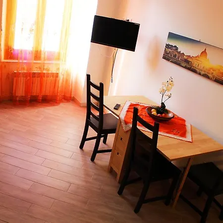 Lollo House - Romantic Apartment Near Termini, San Lorenzo Ρώμη