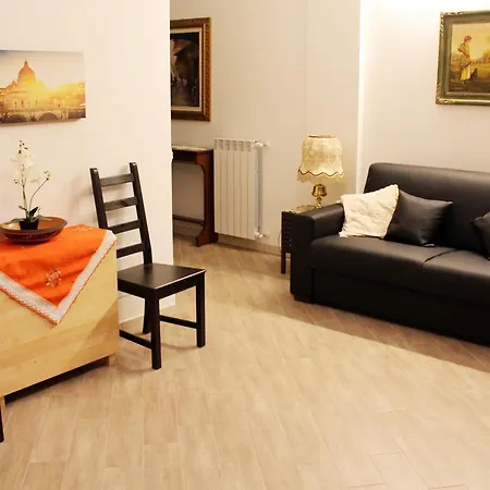 Lollo House - Romantic Apartment Near Termini, San Lorenzo Σπίτι διακοπών